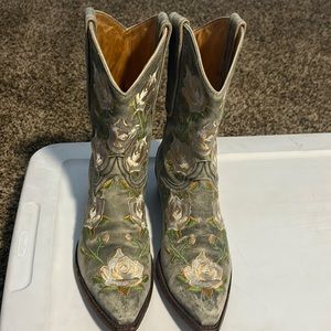 Old Gringo Boots size 9 Grey with embroidered roses good condition